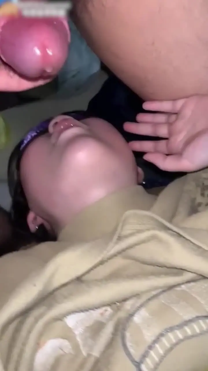 Non si può giocare in questo modo, si può solo infilzare come un vaso di sperma.