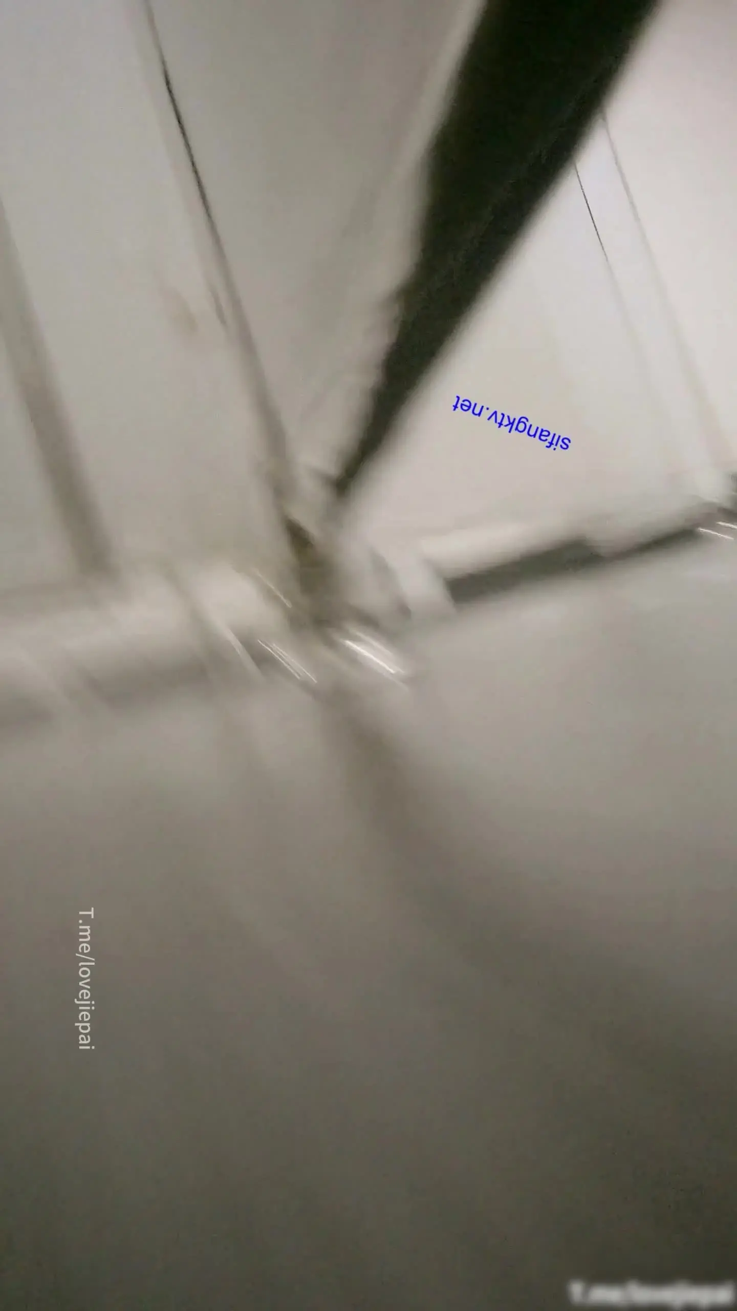 The wall has eyes ⭐️⭐️ original toilet photo ⭐️⭐️⭐️ tight wrap skirt with sexy high heels bitch