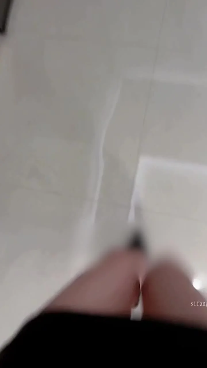 91porn.porn - 小美miyoki」跑去男厕自慰潮吹也是不错体验