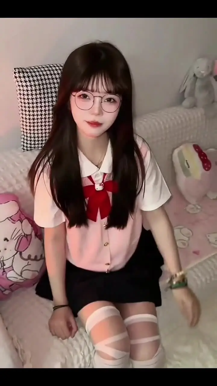 阿 朱 自慰 - 小女友秀身材