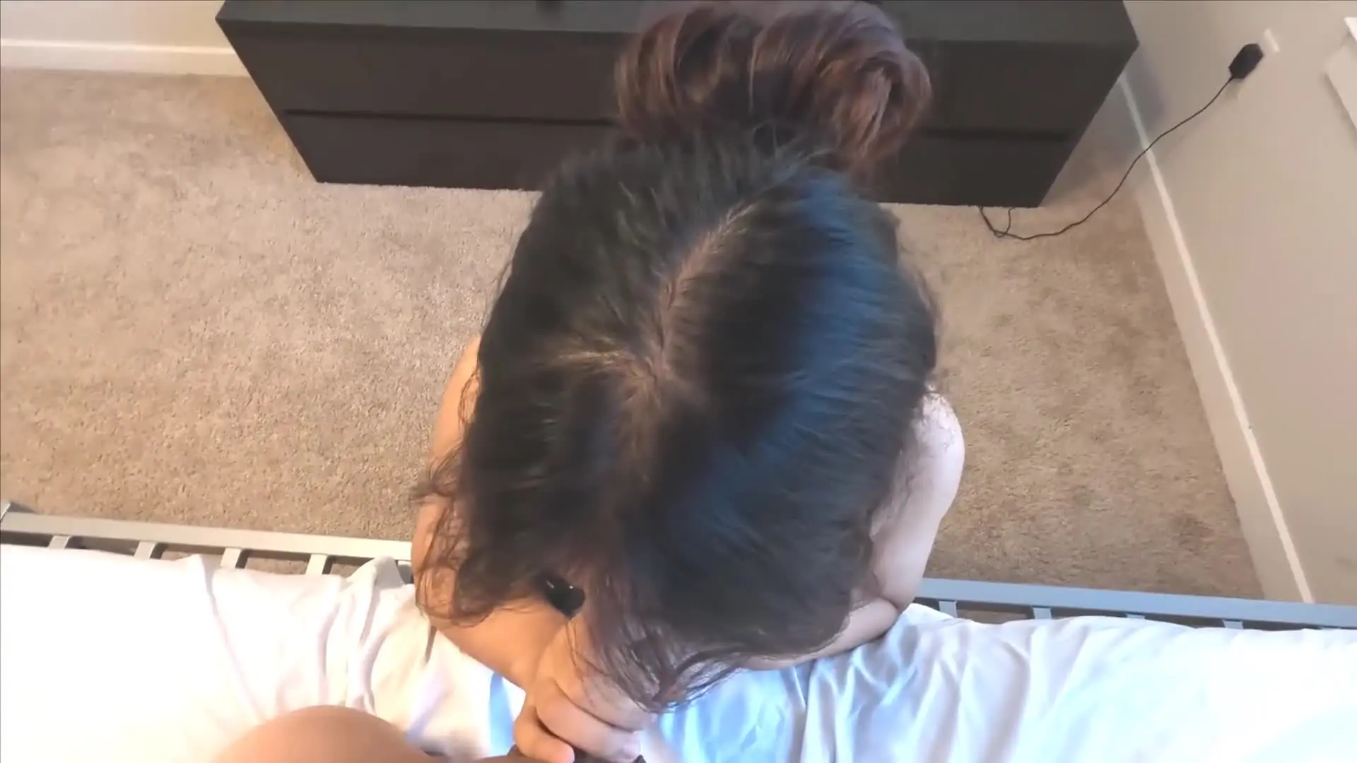 色 视频 在线 观看 - 漂亮美女留学生母狗吃鸡啪啪 撅着大肥屁屁恳求我后入内射